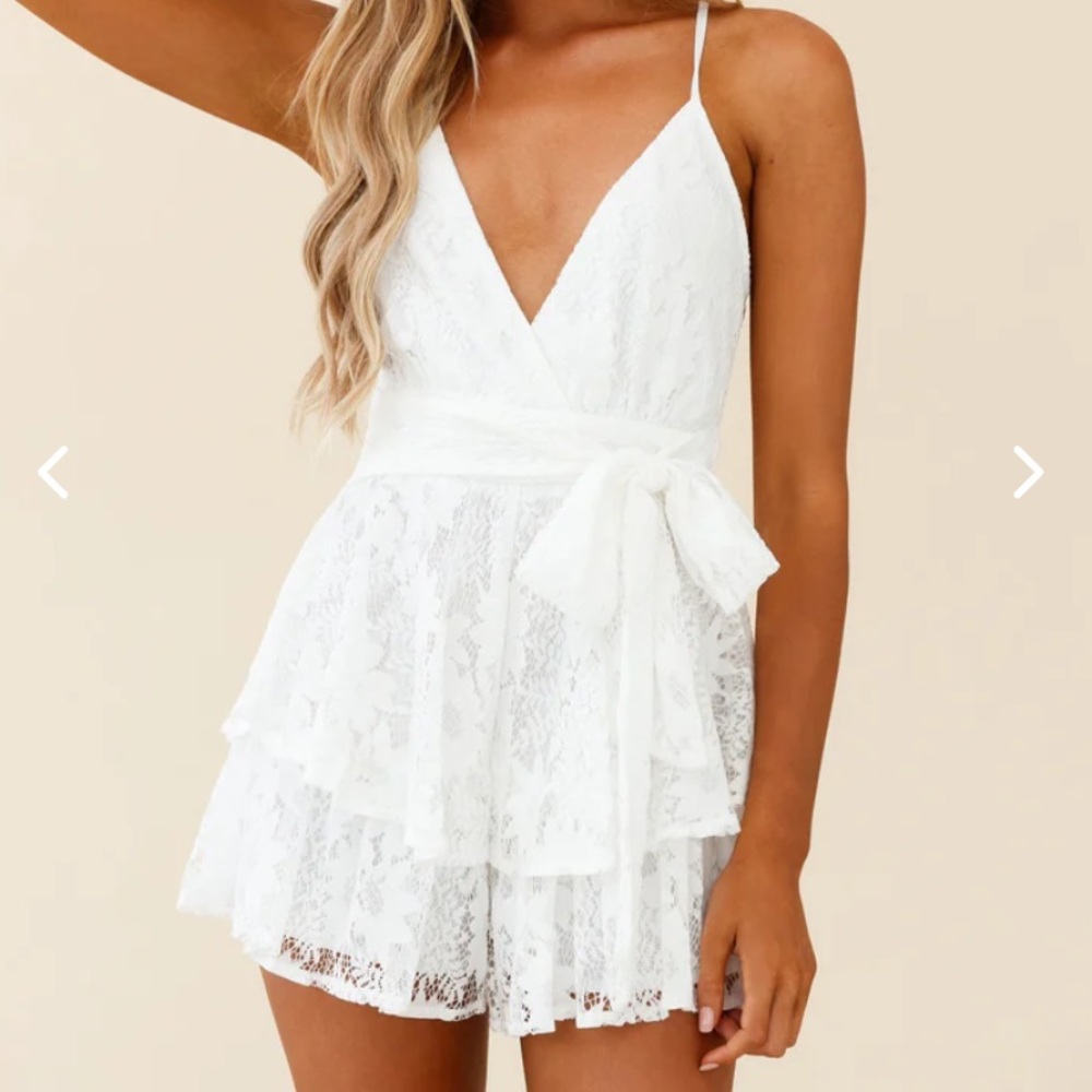 Selfie Leslie White Floral Tank Romper - Medium